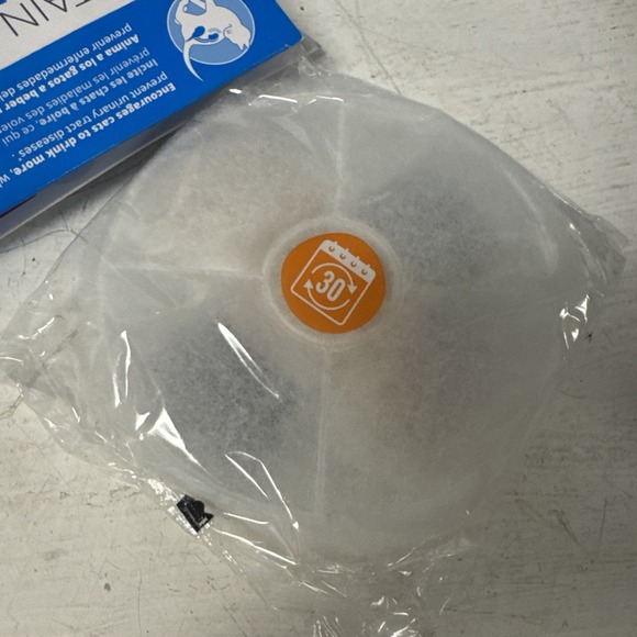 Catit 2.0 Triple Action Flower Fountain Replacement Water Softening Filter 43745 - Picture 2 of 2